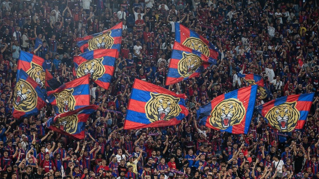 jdt-fans-southern-tigers-celebrating-at-national-stadium