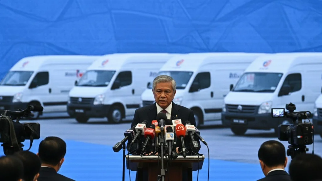 malaysian-transport-minister-anthony-loke-speaking-at-mcve-expo